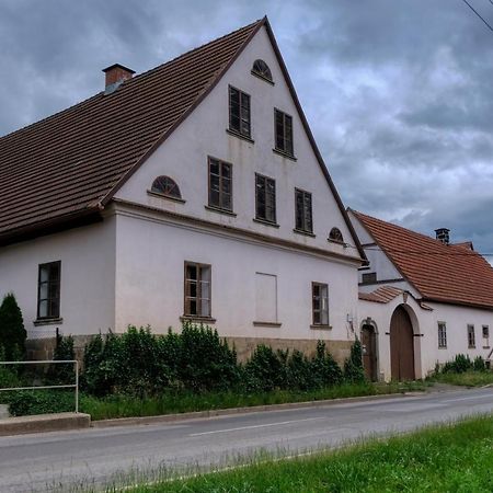 Apartmány v broumovském statku Extérieur photo
