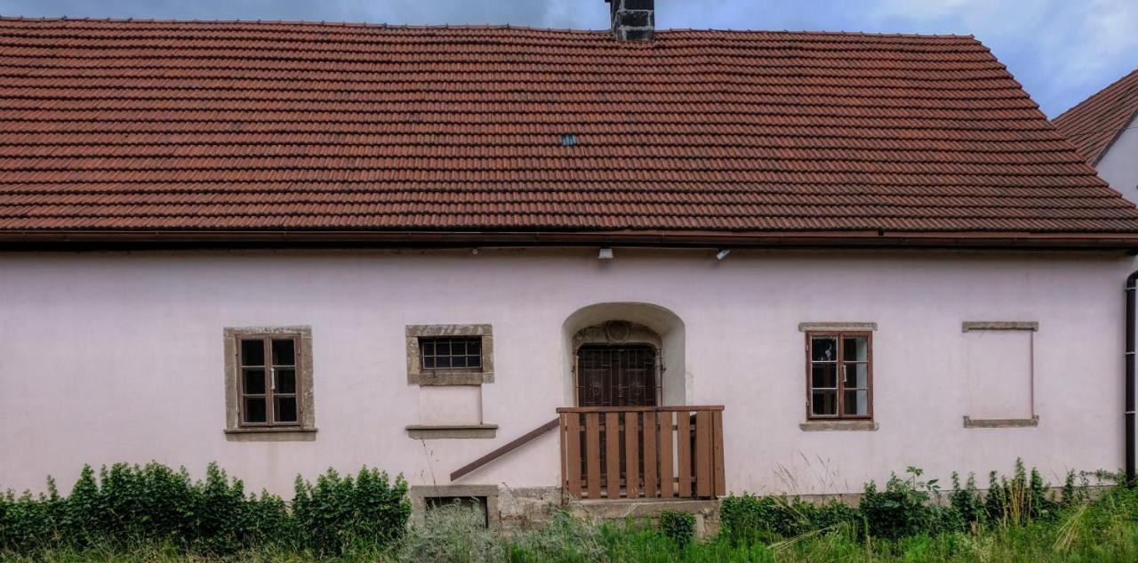 Apartmány v broumovském statku Extérieur photo
