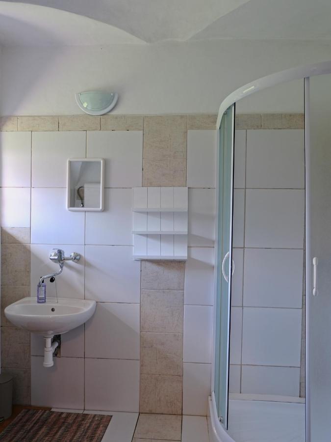 Apartmány v broumovském statku Extérieur photo